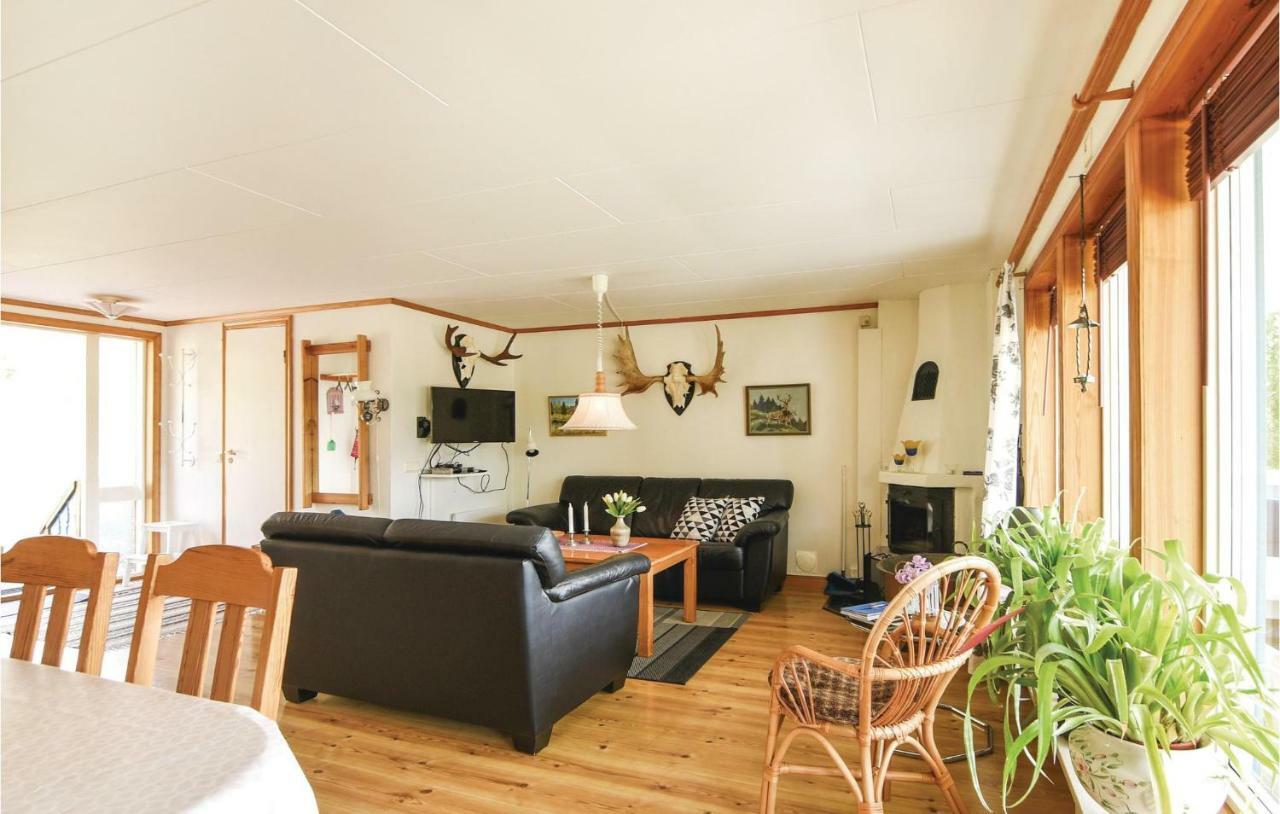 2 Bedroom Awesome Home In Svanskog Eksteriør bilde